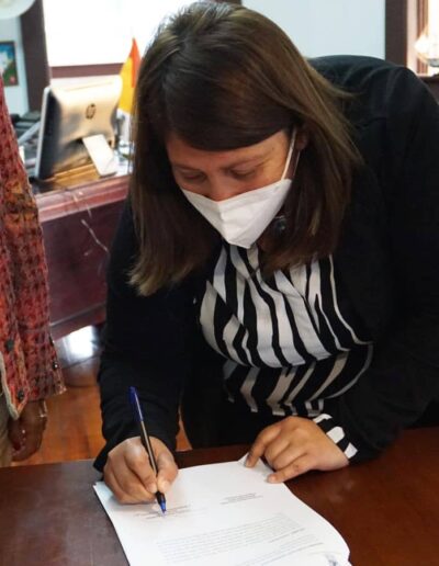 Alcaldesa firma convenio de colaboración
