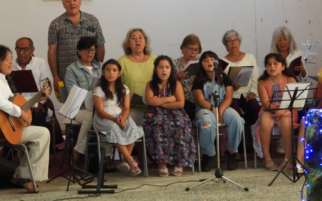 El Coro Papudano canta en la misa de Epifanía