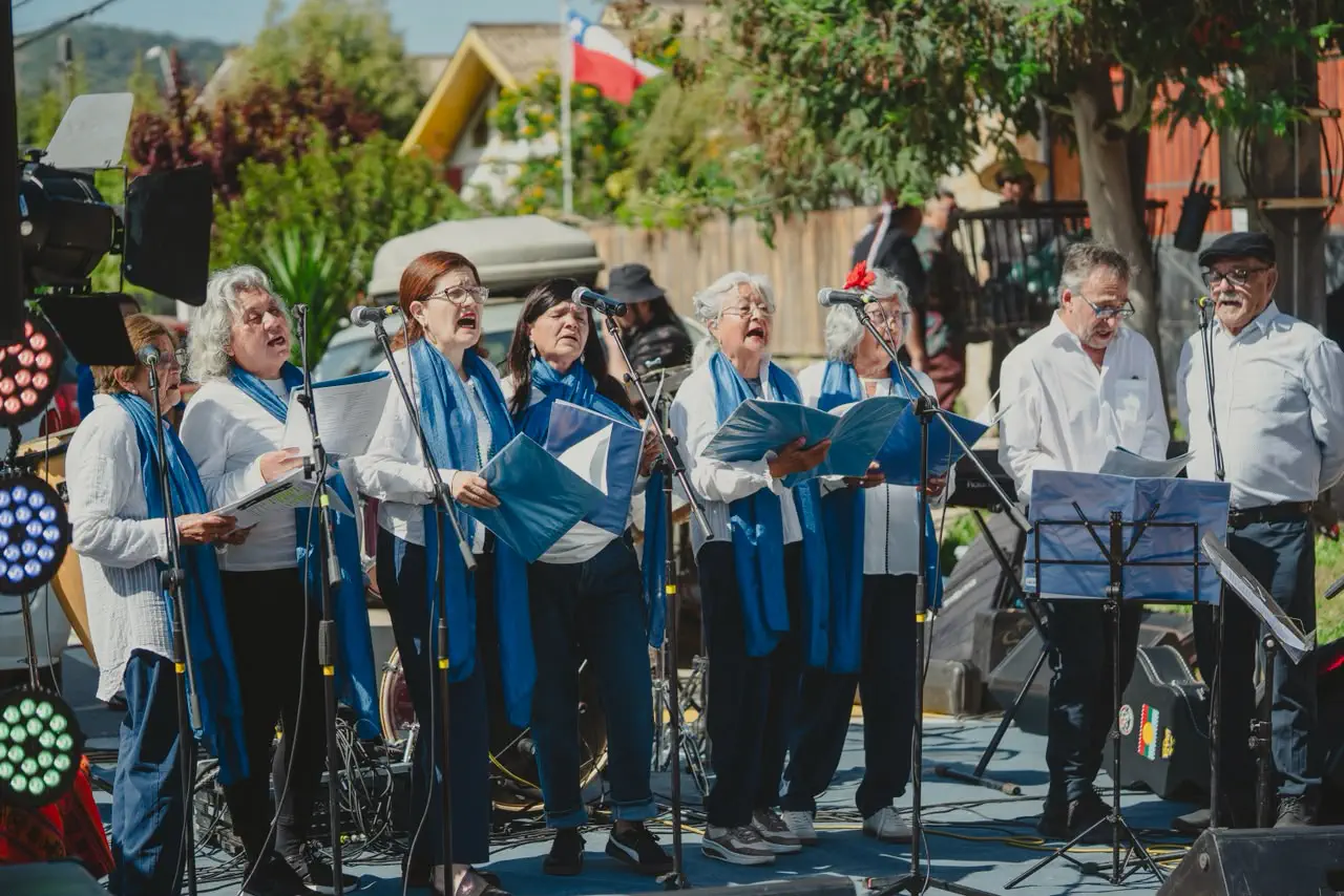 Papudo celebró su tradicional Fiesta de la Ensalada de Pencas y Presa de Pescá, con la participación del Coro Papudano